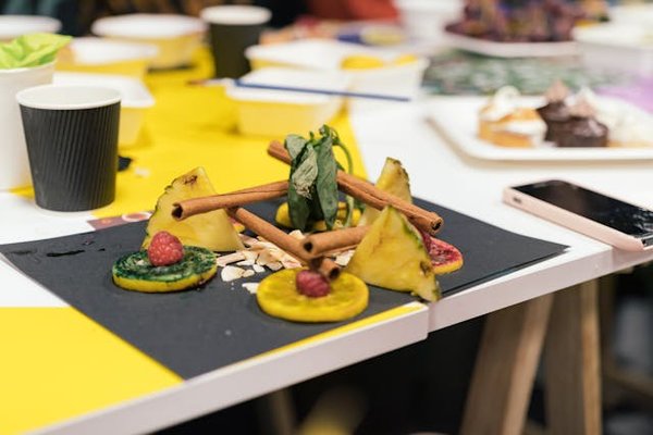 Comment trouver une location de vacances en Italie avec des ateliers de cuisine et des visites de sites historiques?